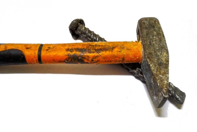 Молоток и зубило.jpg Молоток и зубило.jpg